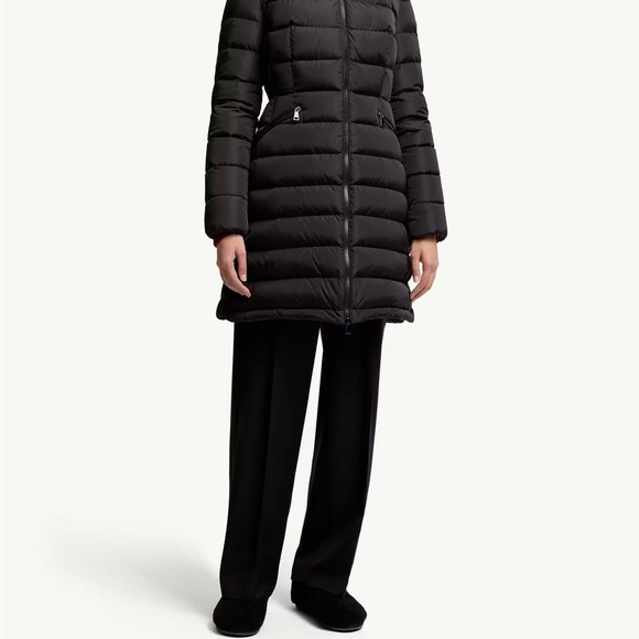 Moncler Women's Puffer Jacket - burgundy - Picture 11 of 11